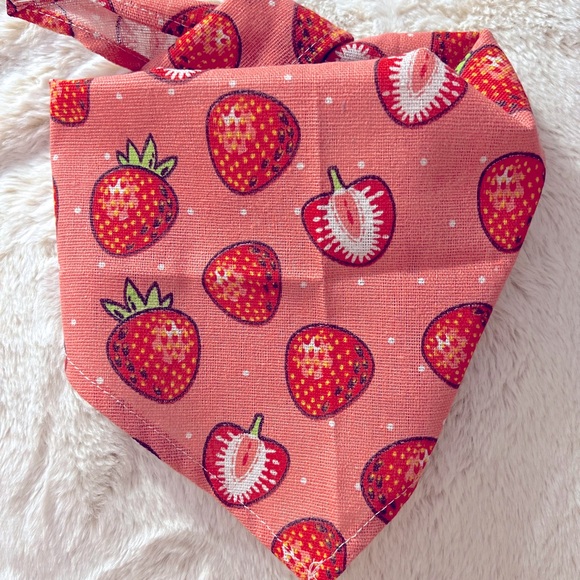 New Strawberry Pet Dog Cat Bandana Vintage Pink and Red - Picture 4 of 8